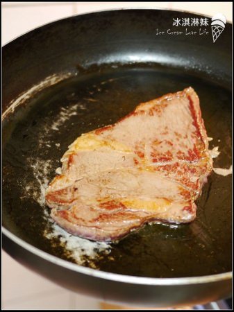 芳雄鮮饌：【試吃】芳雄鮮饌 - 澳洲熟成沙朗牛排 在家自己做 多汁又可口！