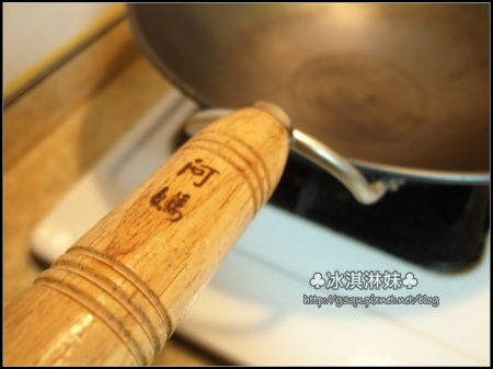 阿媽牌生鐵鍋：【試用】阿媽牌生鐵鍋 - 傳統的方法加上現代技術 = 傳說中的好鍋！！！