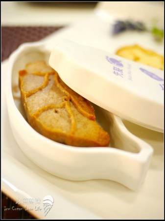 先麥芋頭酥(台中中港店)：【試吃】先麥芋頭酥 - 國宴點心指定品牌 好喜歡新產品伴口酥！！！